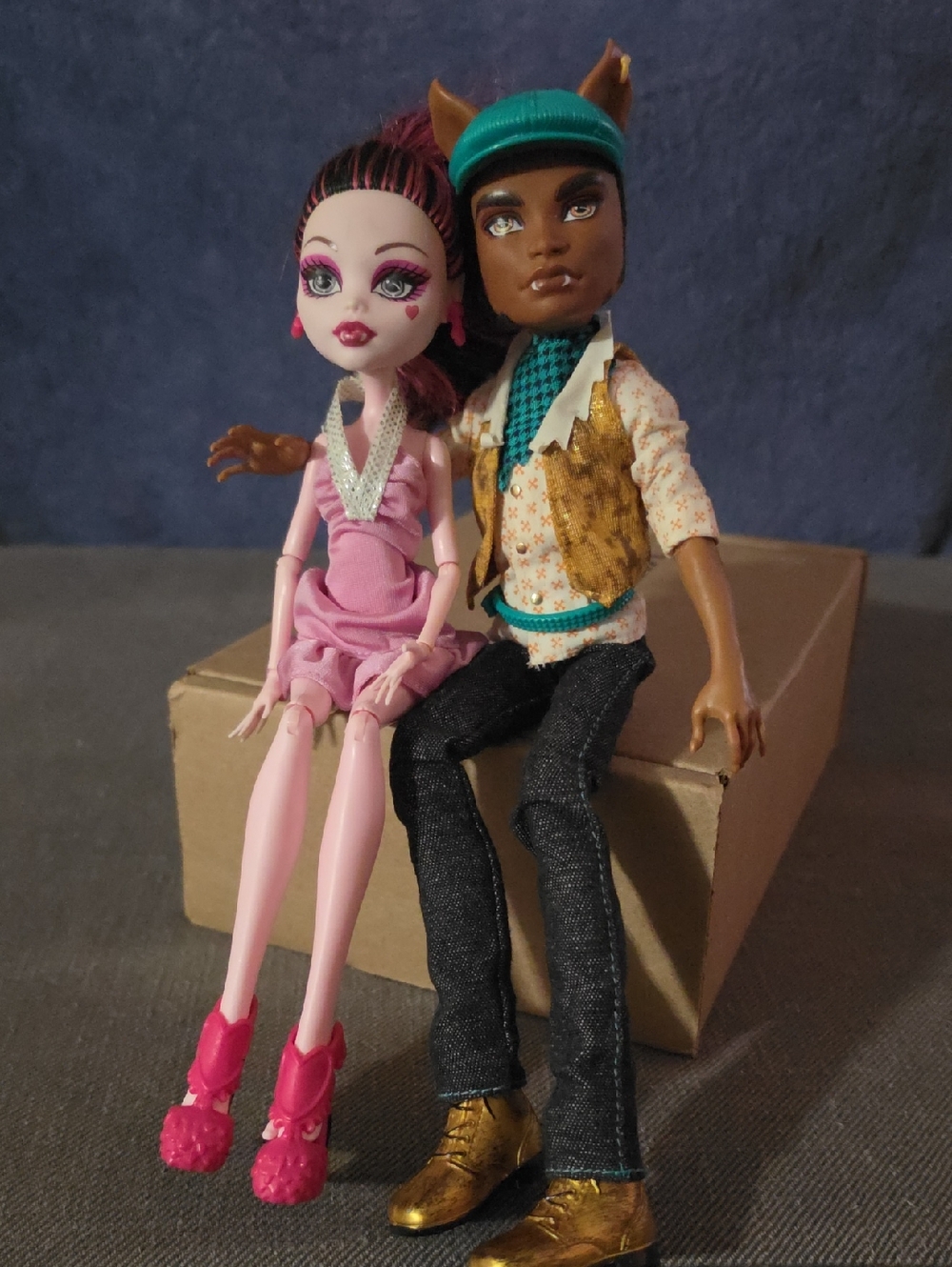 Monster High Doll Duo - Clawd Wolf & Draculoria 2011